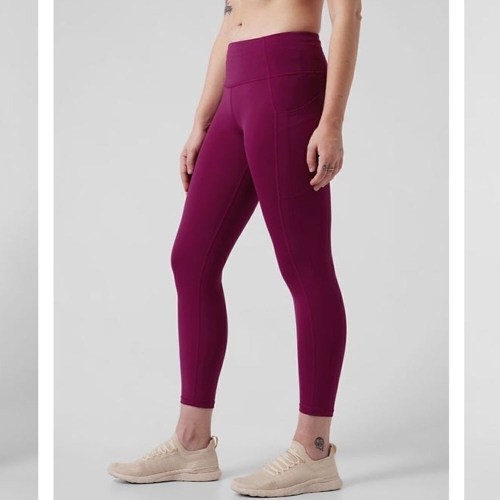 Athleta Ultimate Stash 7/8 Tight